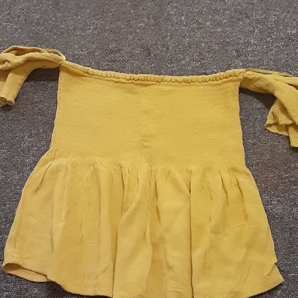 Pretty mustard yellow crop top (Stretchy)